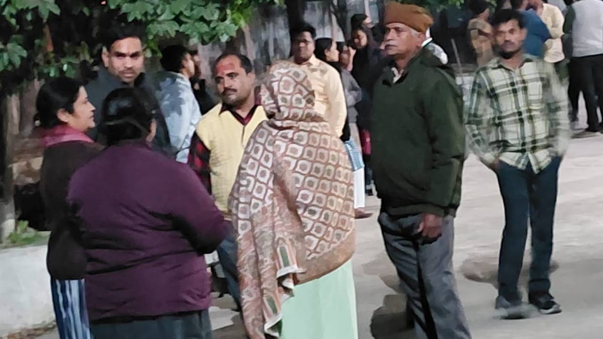 UP: Body of BAMS student found hanging in hostel room, father says someone killed her and hung her, she cannot