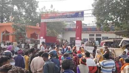 Villagers surround police station after murder of youth in Chandauli