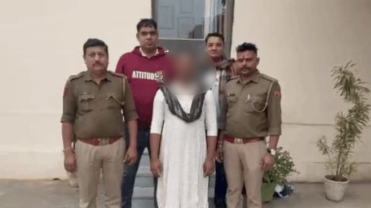 Udaipur News: लिव इन पार्टनर की नाबालिग बेटी के साथ किया गलत काम, दुष्कर्मी की मूंछें और बाल काटकर निकाली परेड