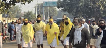 Sant Premanand Maharaj Begins Giriraj Parikrama with Devotees On Ekadashi