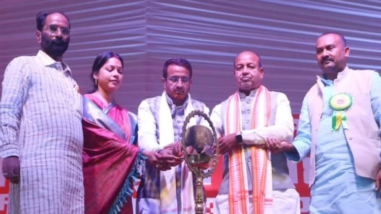 Bihar: 'भोजपुरी भाषा ही नहीं, एक जातीय संस्कृति की पहचान', संकल्प के साथ भोजपुरी साहित्य सम्मेलन का समापन