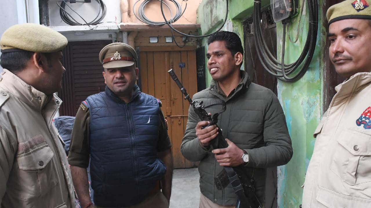 UP: NIA raids Dr Shaheen's home; neighbors panic after seeing several police jeeps; say this...