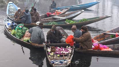 Weather in Jammu and Kashmir will remain dry till December 5, snowfall is likely on December 4.