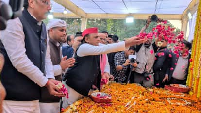 Akhilesh Yadav paid tribute to Sudhakar Singh and attacked BJP in Mau