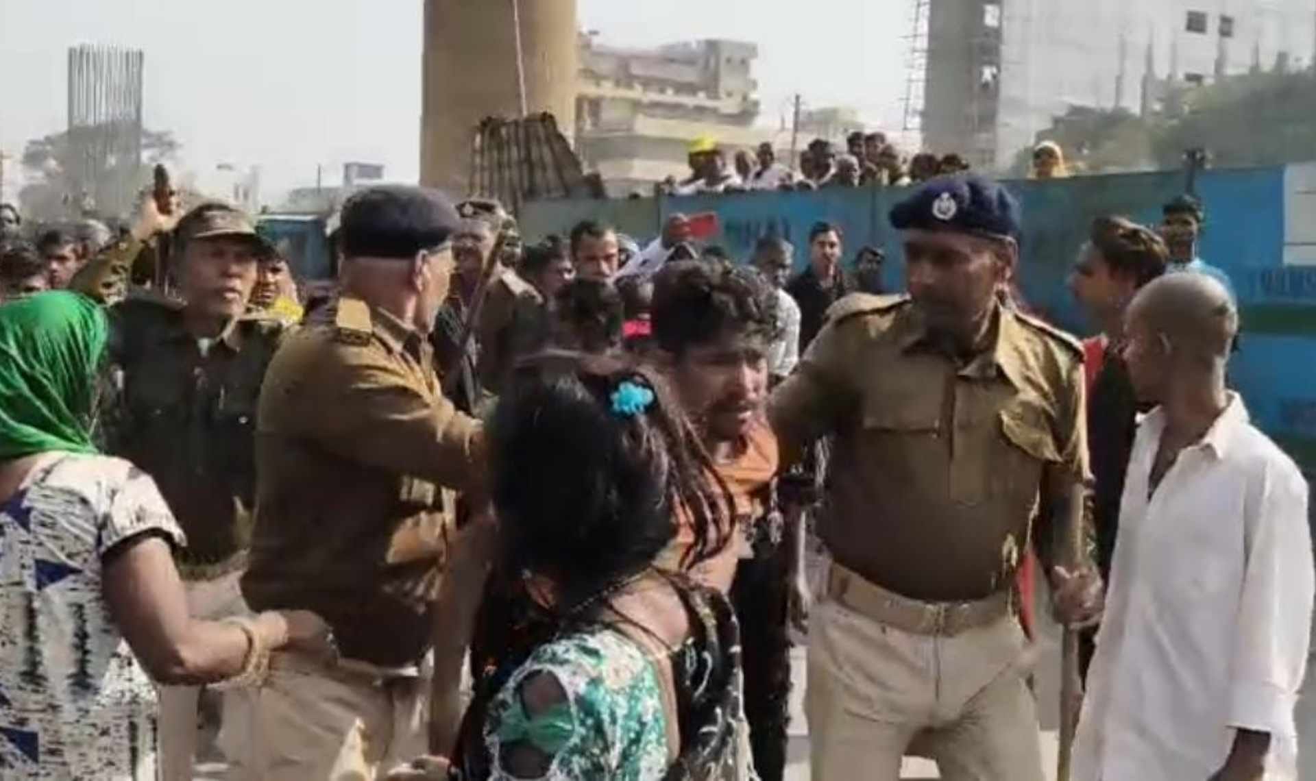 बेगूसराय में बुलडोज़र एक्शन पर बवाल
