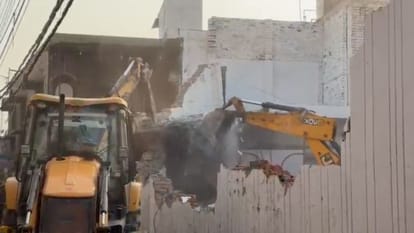 Bulldozer action begins at the wedding hall of SP leader close to Azam Khan in Bareilly