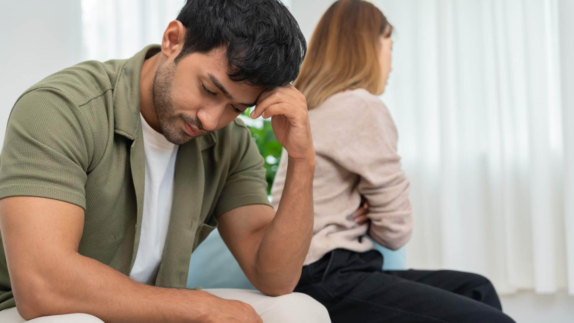 Feng shui tips should a mirror be kept in the bedroom or not bedroom me shisha kaha lagana chahiye