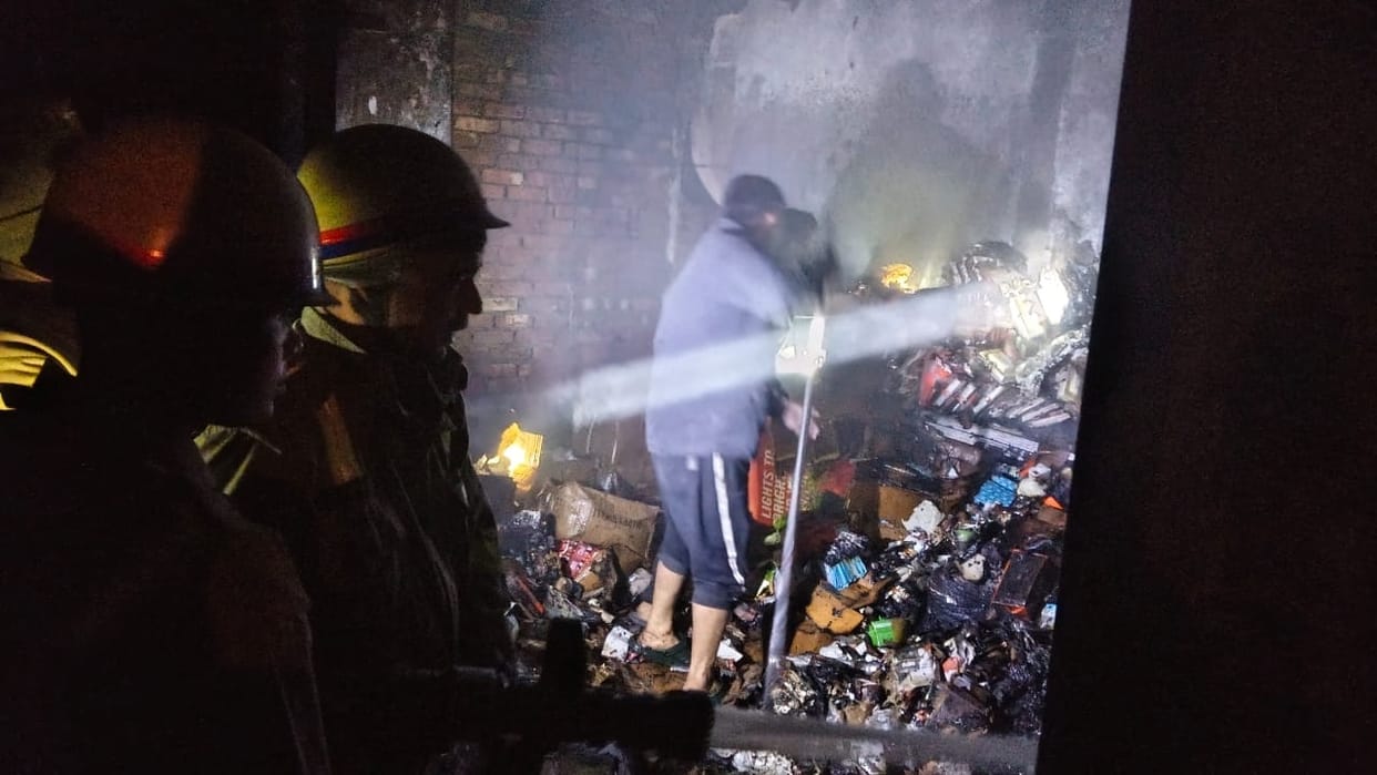 Fire broke out in an electrical warehouse near the bus stand in Bareilly