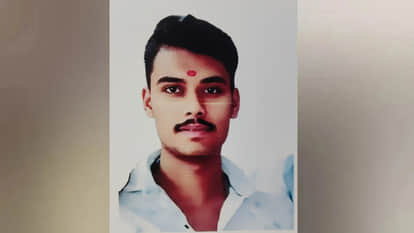 A young man was murdered by slitting his throat with an axe in the Tiwaripur police station area of Gorakhpu