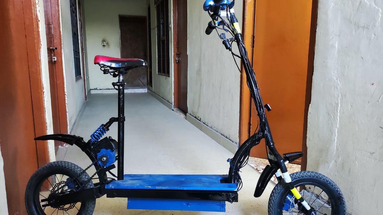 Himachal Not only will you get the scooter you too can carry it the price is just 35000 rupees
