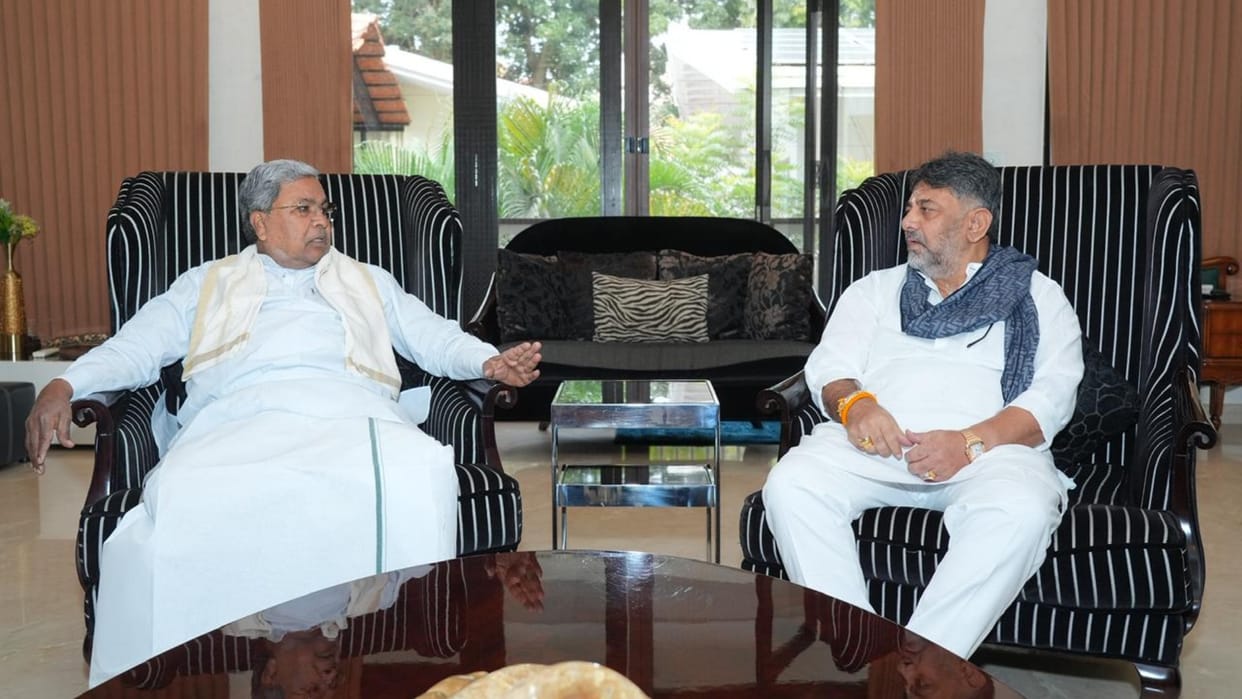 karnataka cm post row siddaramaiah dk shivakumar bjp called tender system