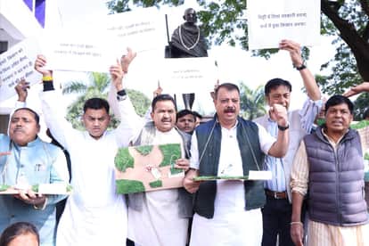 Congress Legislature Party stages massive and aggressive protest against BJP government