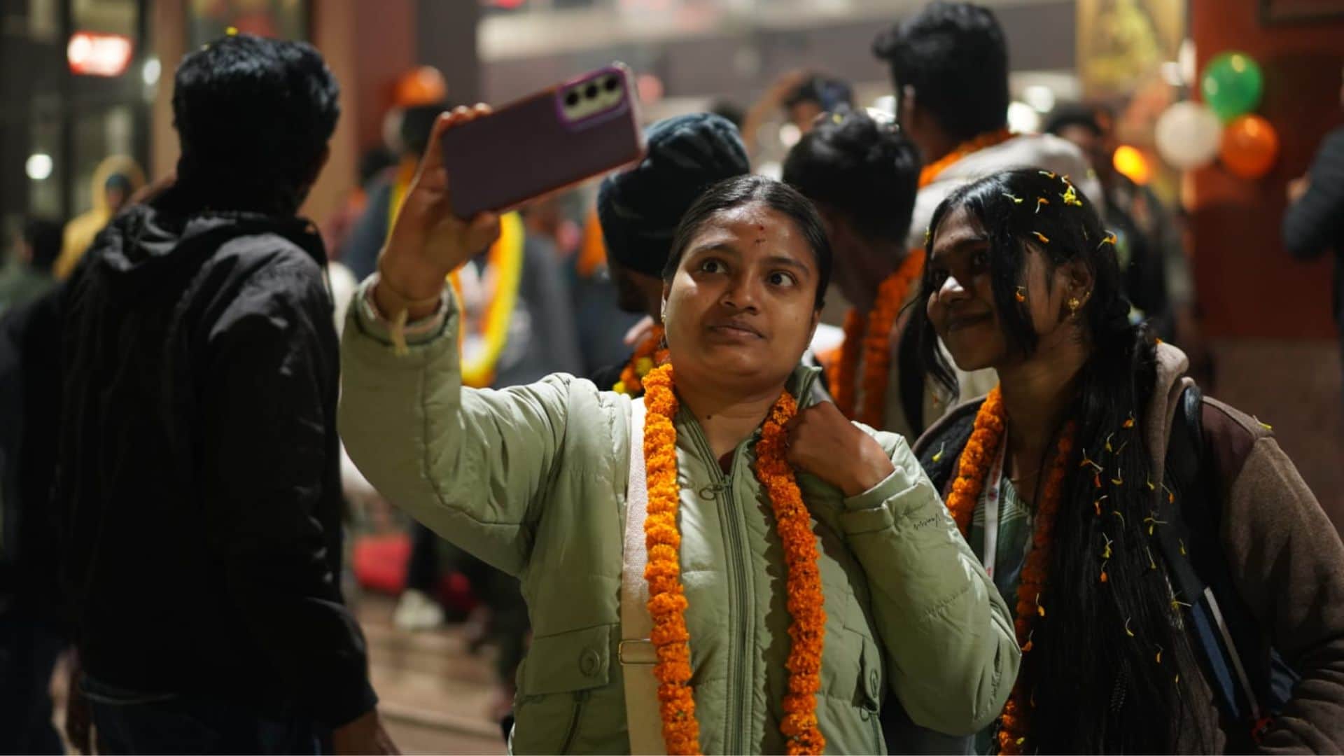 Kashi Tamil Sangamam 4.0 first batch of 216 students arrived at Banaras station grand welcome in varanasi