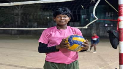 Emerging sports talent from Naxalite areas Dantewada volleyball team Kosi is preparing for divisional level c