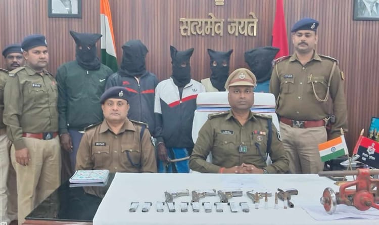 Bihar News: मुजफ्फरपुर में मिनी गन फैक्ट्री का भंडाफोड़, पांच हथियार तस्कर गिरफ्तार