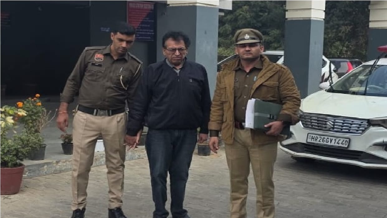Accused arrested for cheating in name of hotel booking and air ticket