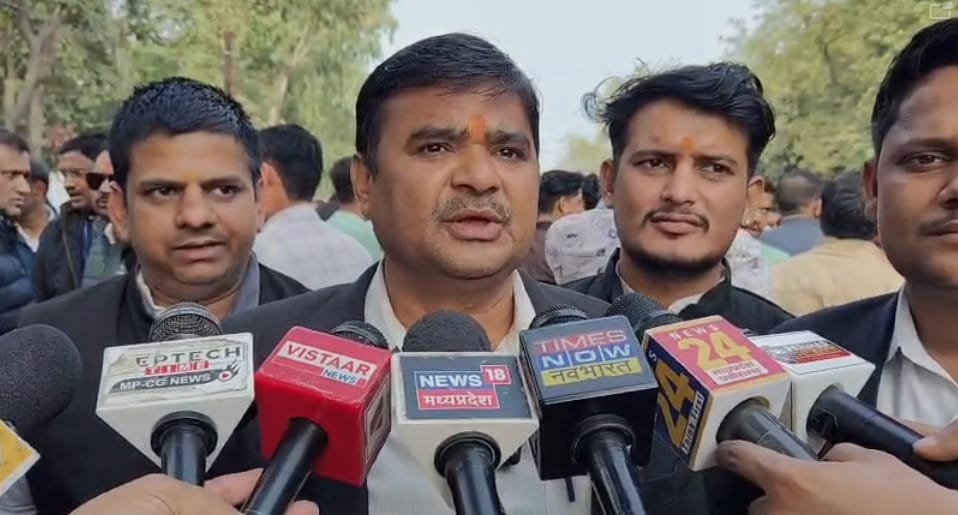 A social media post by an employee of the Chhatarpur Collectorate has sparked a new controversy.