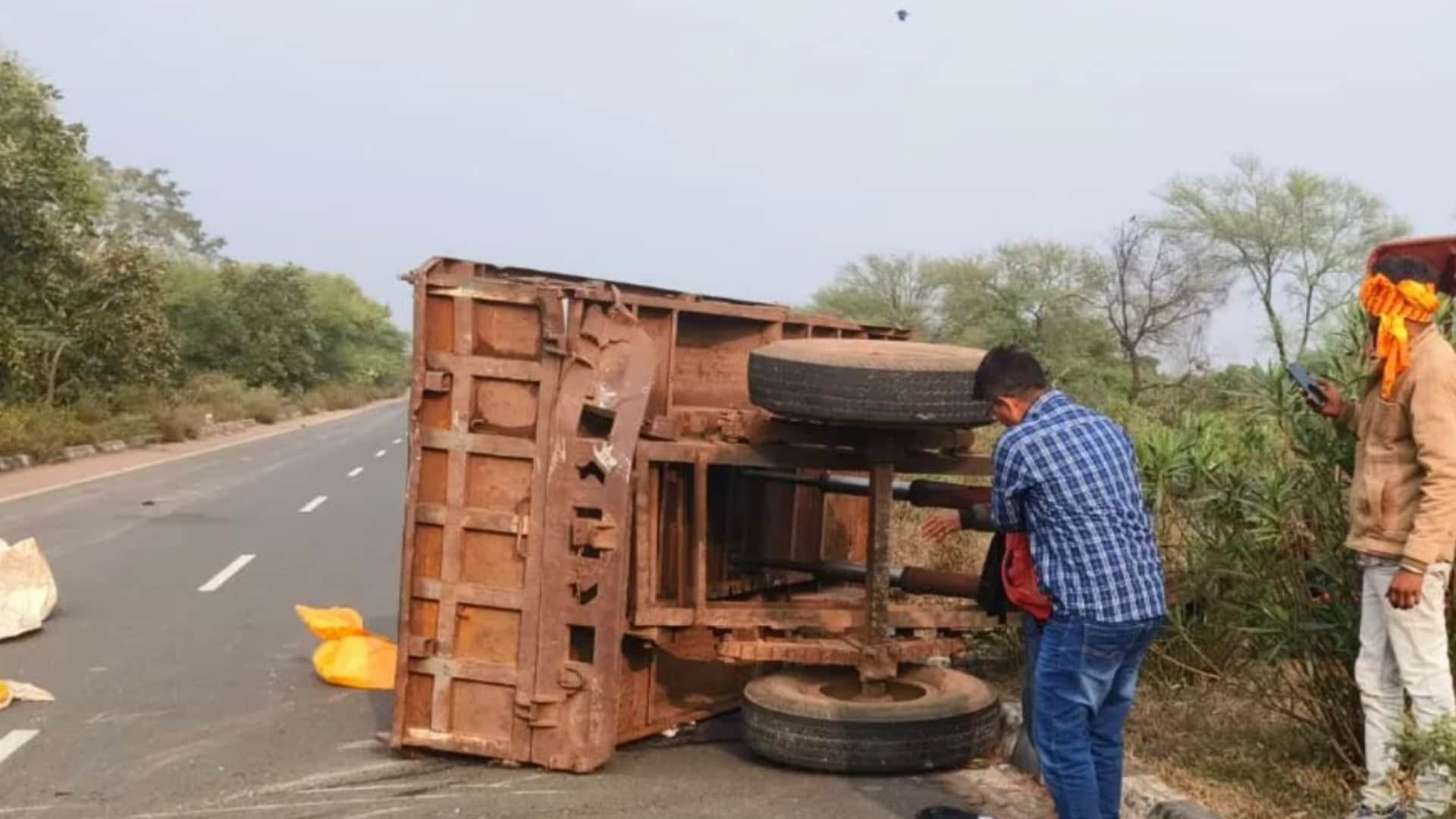 शाहाबाद में हाईवे पर हुआ भीषण हादसा