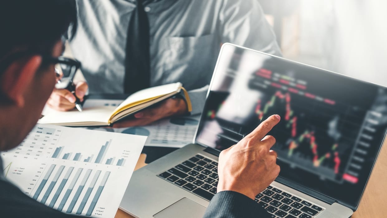 Market: Mid-smallcap stocks lagged behind bluechip stocks giving returns this year, previously given profits