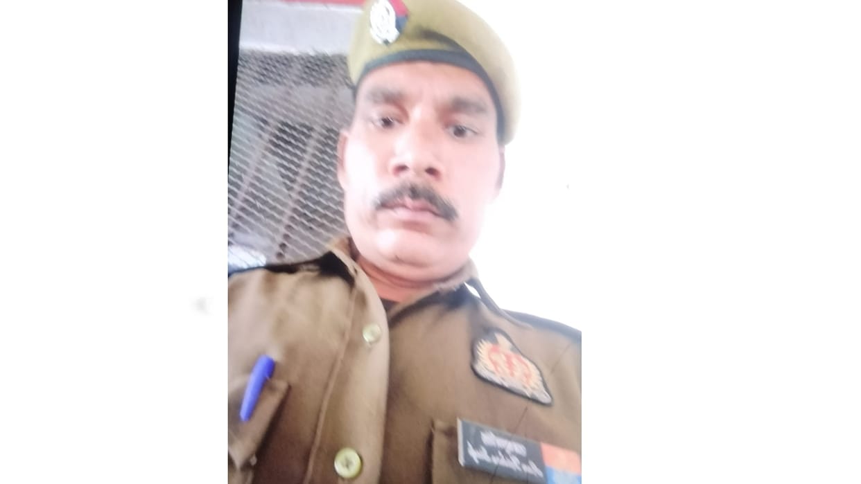 Sitapur: Home guard's bike hit by truck while on duty, wheel runs over both legs, painful death