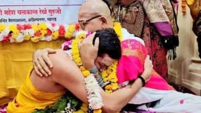 Dandakram Veda Parayan devavrat mahesh rekhe becomes vedamurti at age of 19 pm modi praises