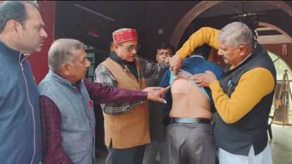 UP: Student gets angry after being scolded, stabs teacher as soon as he reaches school