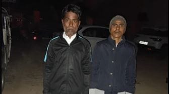 Two Bangladeshi Nationals Deported from Agra to Kolkata