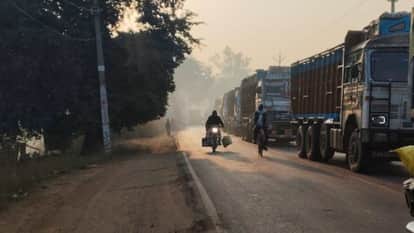Student died of heart attack BHU Students protest overnight 10-km long jam on Mirzapur-Sonbhadra highway
