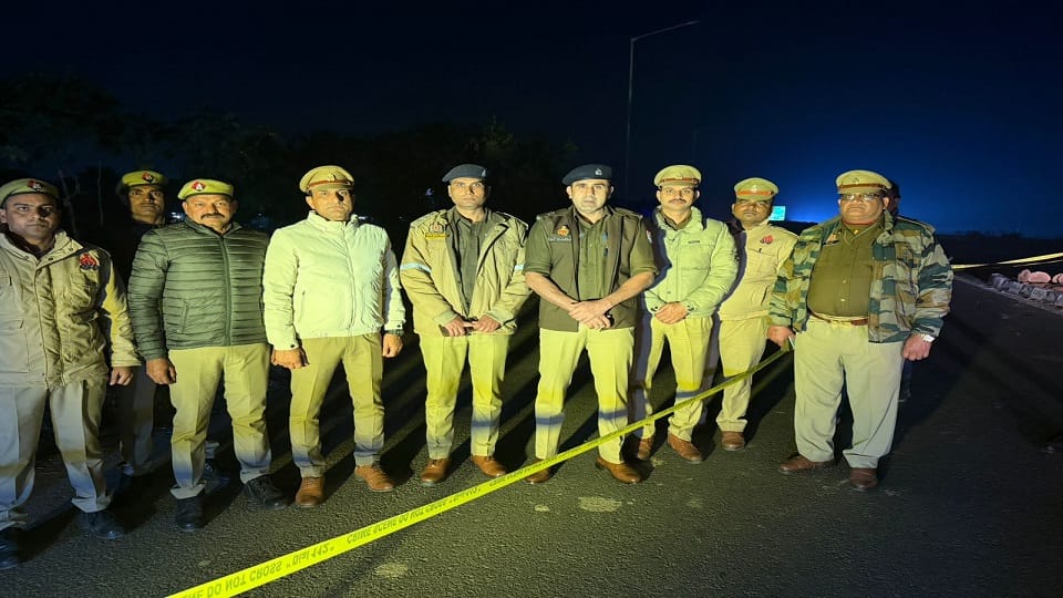 Two Robbers Shot and Arrested in Firozabad Police Encounter One Escapes