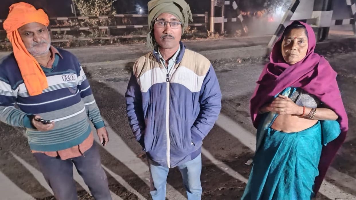 Painful accident in bhadohi head separated from torso father distraught after seeing dead body railway track