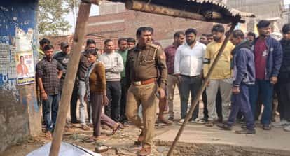 Auraiya Body of young man found in drain missing for four days youth addicted to alcohol police investigating