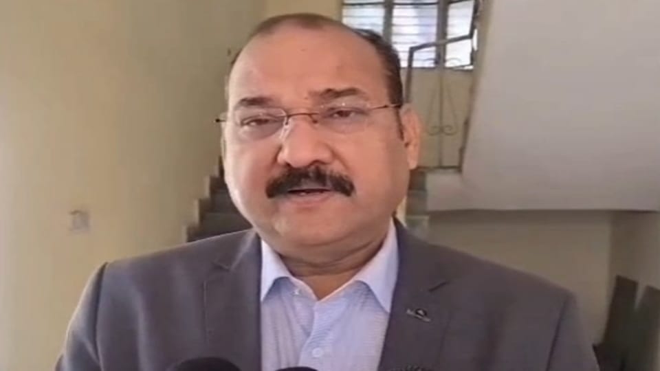 Meerut: DM says-BLOs work is good, why he decided to suicide, subject to investigation