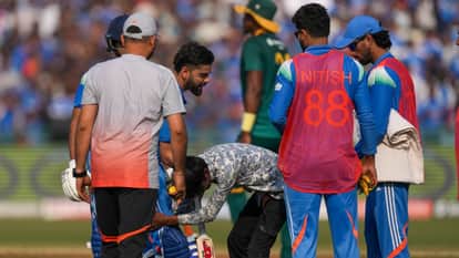 IND vs SA Video: After Ranchi security breach in Raipur fan approaches Virat Kohli touches his feet