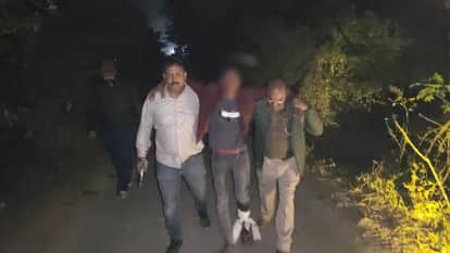 cattle smuggler injured in encounter with police pistol and bike recovered accused arrested in Ghazipur