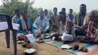 Villagers performed Dashkarma for the peace of the soul of the baby elephant