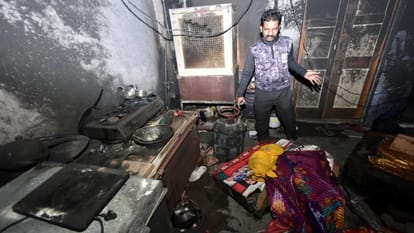 Homeowner dies of suffocation due to house fire, wife and daughter also suffered burns, four vehicles burnt