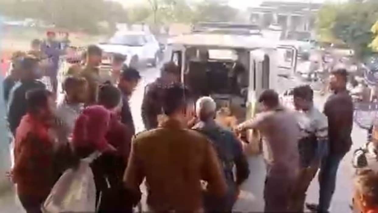 Tonk News: Lovers clash inside locked hotel room; woman stabbed to death, man critically injured