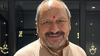 sudhir panday exclusive interview on siddhant chaturvedi playing v shantaram biopic