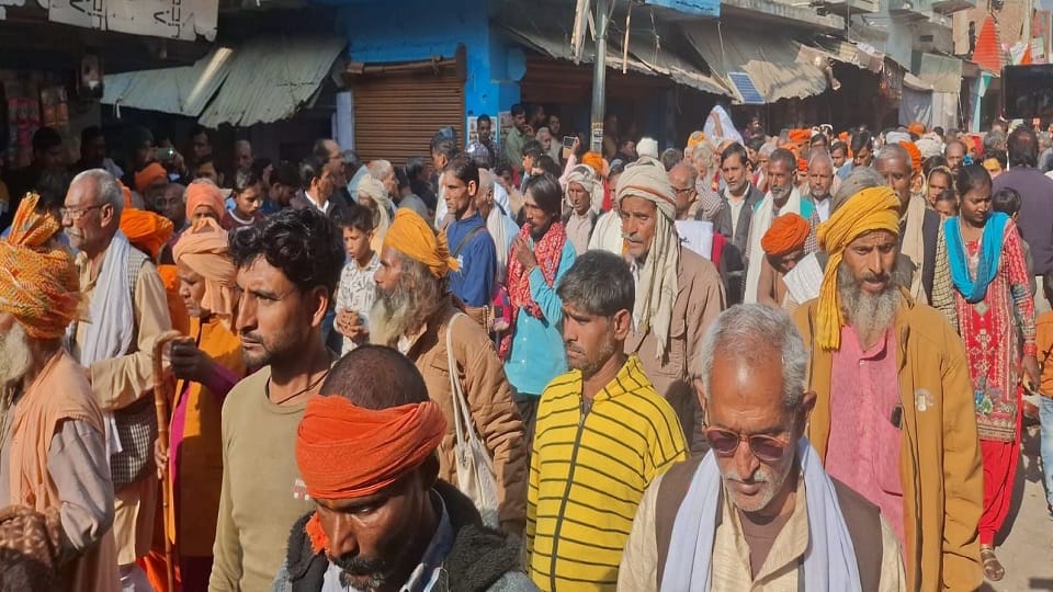 Margashirsha mela: syahi shobhayatra taken out by Naga Sadhus in Soronji in kasganj