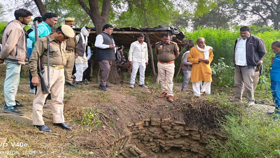 Mahoba: The body of a Shiksha Mitra engaged in SIR work was found floating in a well