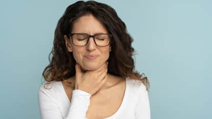 गले में खराश कैसे दूर करें?