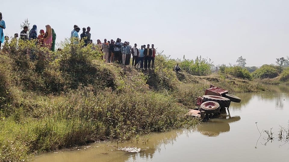 ट्रैक्टर पलटने से सुनील की मौत