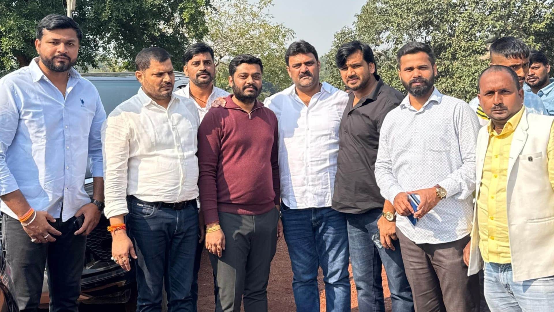 Cough syrup case Amit Singh Tata and constable Alok come to visit Rajdari with Dhananjay Singh in chandauli