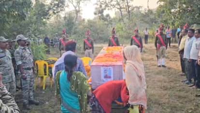 A huge crowd gathered for the last journey of martyr Ramesh Sodhi