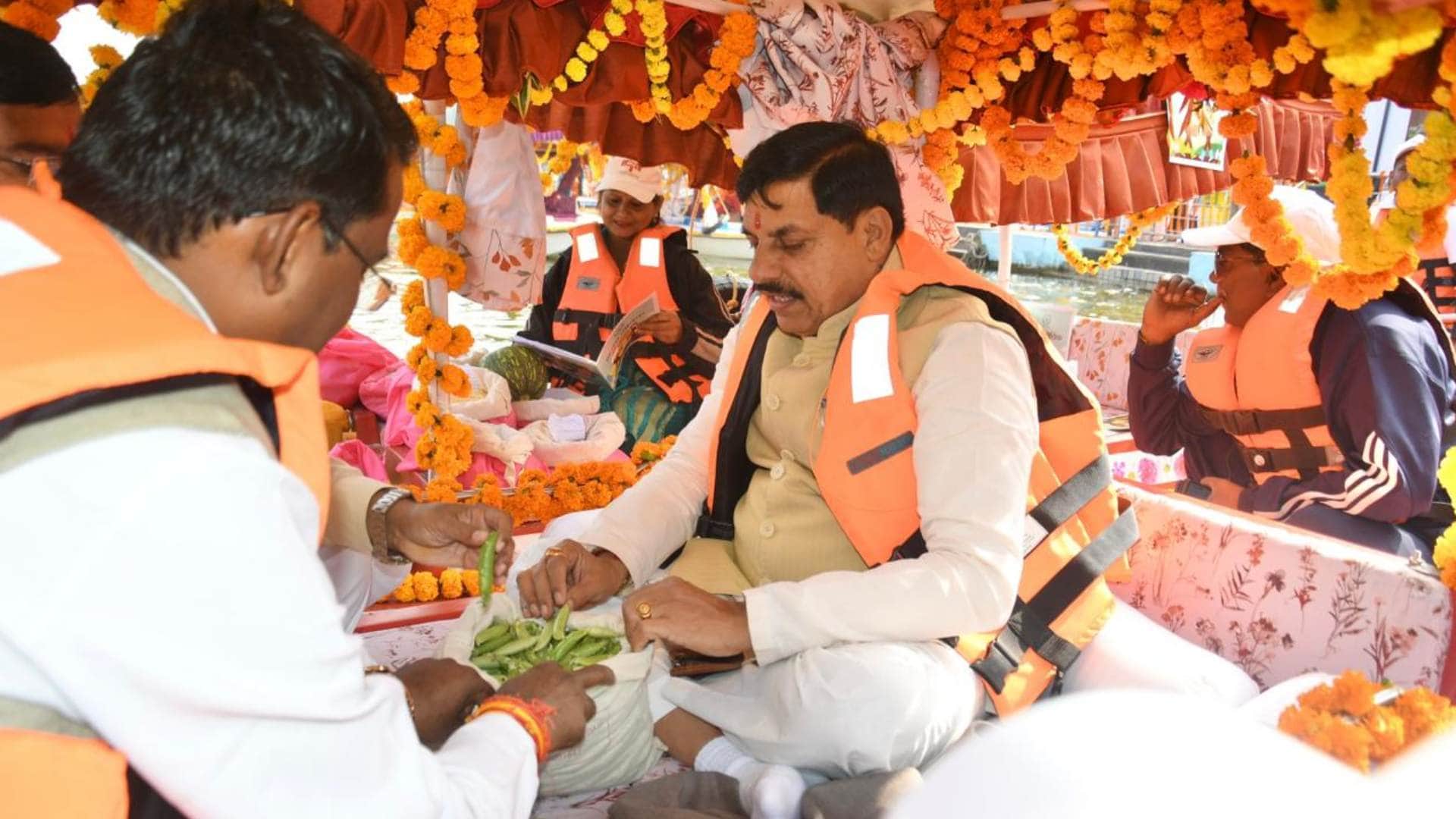 MP News: Chief Minister inaugurated Shikara service in Bhopal's big lake