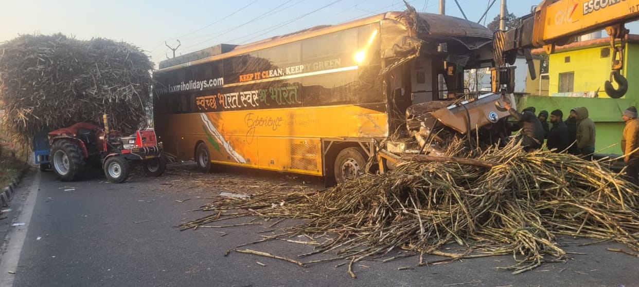 Dehradun Accident Bus full of passengers collides with sugarcane trolley In Jollygrant driver dies