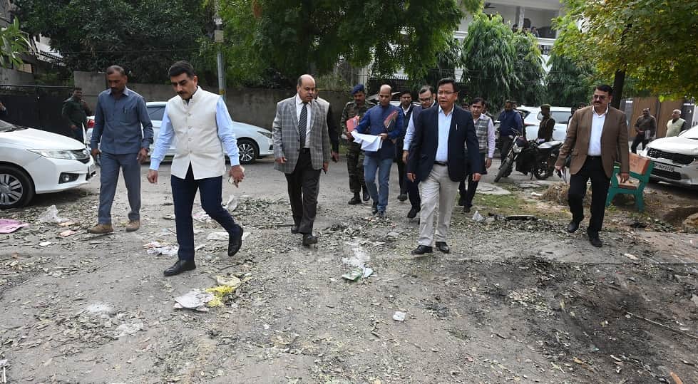 Kanpur How did a permanent basketball court come to be built in the park Officers were unable to answer