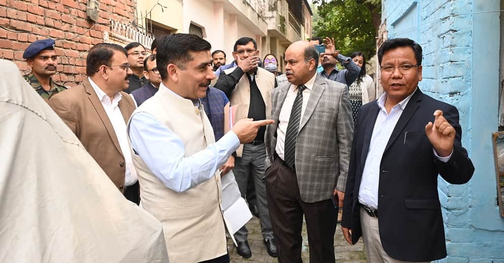 Kanpur How did a permanent basketball court come to be built in the park Officers were unable to answer