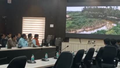 Kanpur Minister in charge holds meeting at Sarasaiya Ghat CDO complains about DDO presentation on Nun River