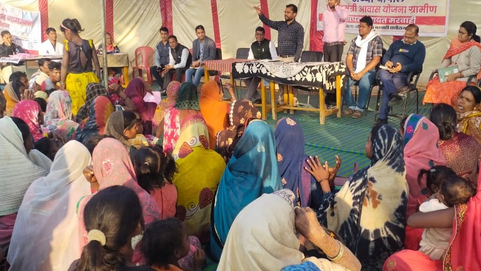 Evening Chaupal camp was organised in Katra village of Gaurela Pendra Marwahi